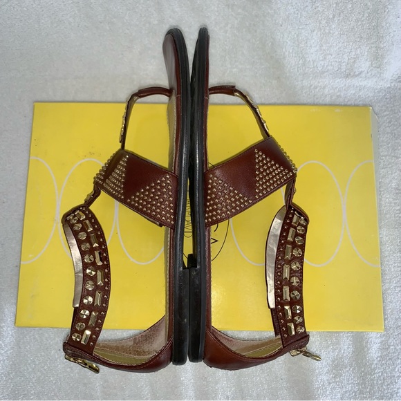 Women’s 8M CIRCA Joan & David SUMMERFUN Dark Brown Leather Aztec Studded Sandals - Picture 6 of 15